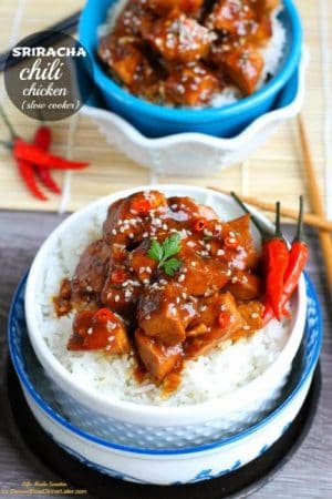 {Slow Cooker} Sriracha Chili Chicken - so easy, flavorful and way better than takeout!
