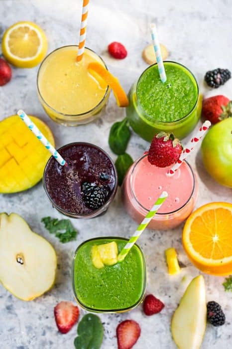 5 of the BEST tasting and Easy to make Healthy Detox Smoothie Recipes that will help you with your healthier eating goal this year! Paleo, Whole 30 compliant with no bananas, dairy and refined sugar free!
