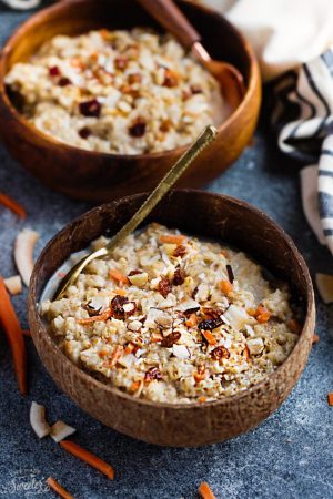 This Carrot Cake Oatmeal recipe is the perfect hearty and healthy breakfast. Best of all, it's so easy to customize and comes together so easy in just 30 minutes. A delicious and warm breakfast for spring and the Easter holiday.