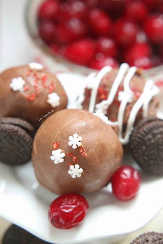 Cranberry Stuffed Oreo Truffles are the perfect treat for the holidays!