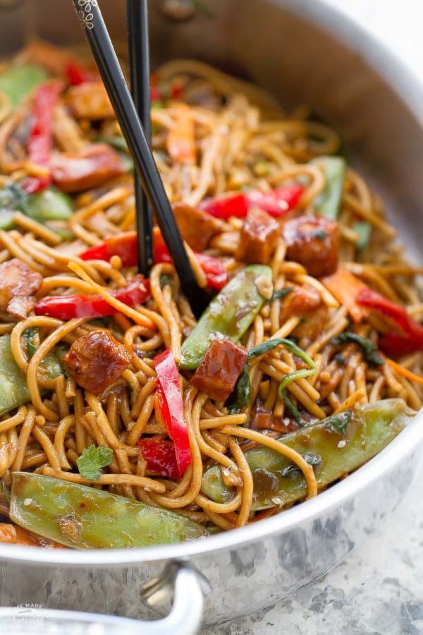 Easy Chicken Lo Mein makes a delicious weeknight meal & way better than ...