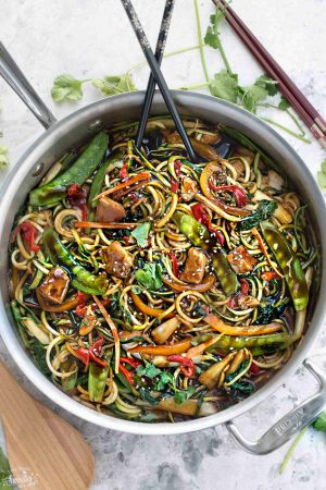 Healthy Chicken Chow Mein Zoodles makes the perfect easy weeknight meal Best of all, takes under 30 minutes to make and so much better than takeou!