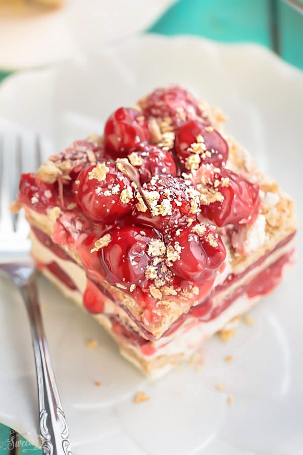 No-Bake-Cherry-Cheesecake-Icebox-Cake-is-the-perfect-easy-dessert-you-can-make-ahead