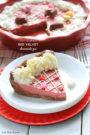 No-Bake Red Velvet Cheesecake - Easy no-bake pie with a light red velvet flavored cheesecake filling on a chocolate cookie crust by @LifeMadeSweeter