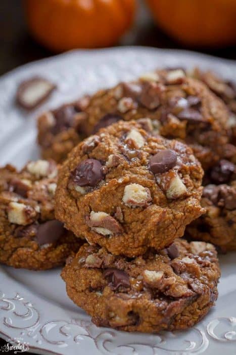 Pumpkin Oatmeal Chocolate Twix Cookies are such delicious cookies for fall
