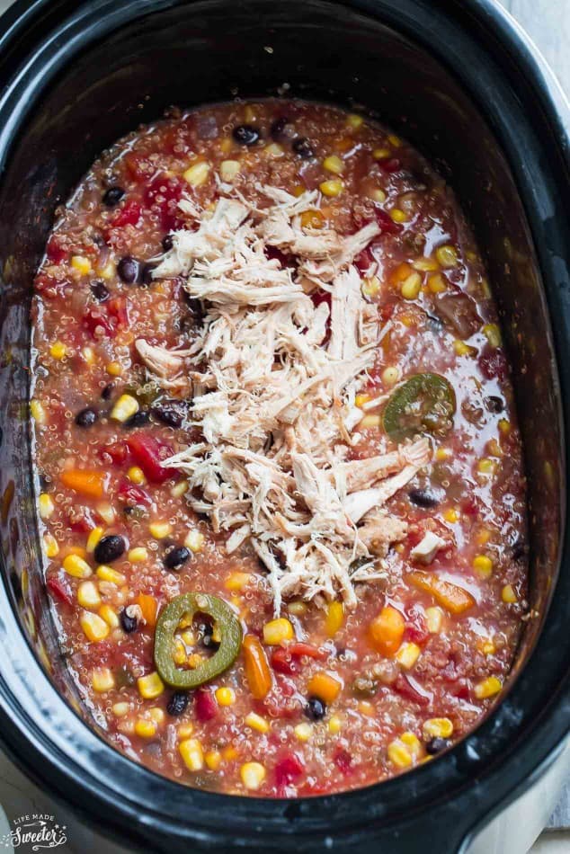 Slow Cooker Chicken Enchilada Quinoa Soup makes the perfect set and ...