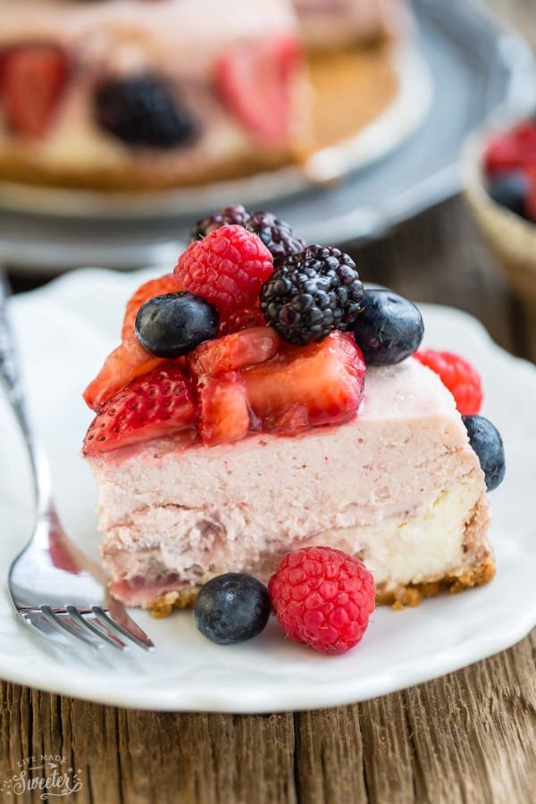 Slow Cooker Strawberries and Cream Cheesecake