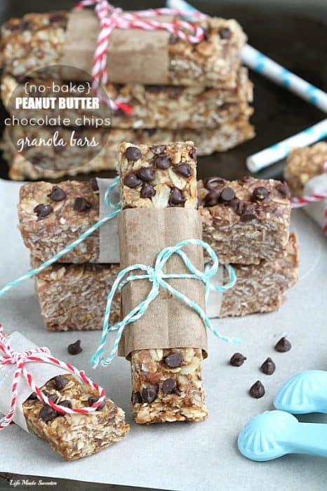 {healthy}{no-bake} Peanut Butter Chocolate Chips Granola Bars These chewy no-bake peanut butter and chocolate chips granola bars make a healthy, satisfying snack made all in one pot with with NO butter, and are GLUTEN FREE with certified gluten free oats. from @LIfeMadeSweeter